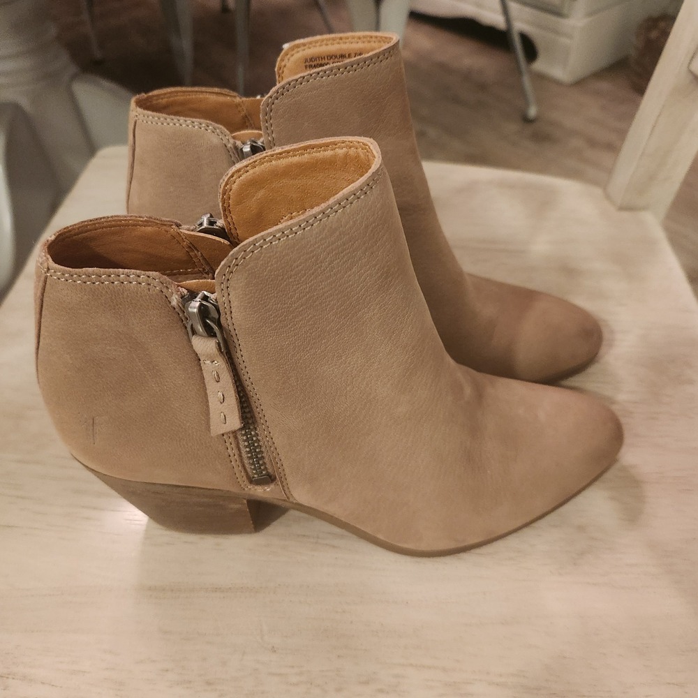 Frye Judith Double Zip Tan Leather Pointed Toe Ankle Boots Size 7M - Picture 10 of 14